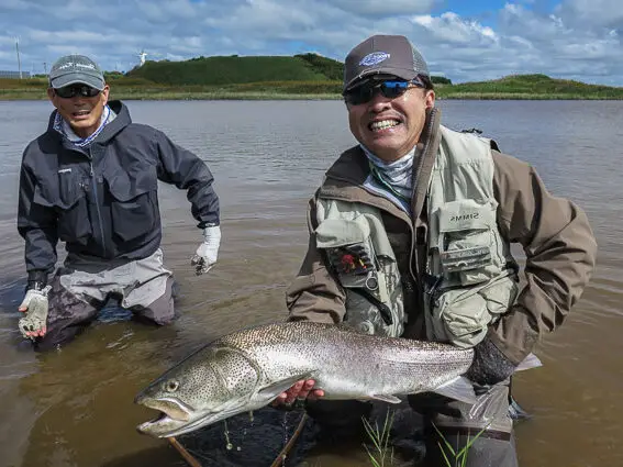 pesca mosca japon taimen fly fishing